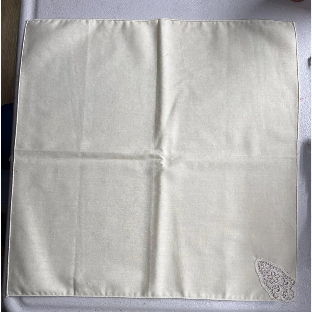 VTG Beige‎ Cotton Dinner Napkins and Placemats Crocheted Corner Accents lot of 4